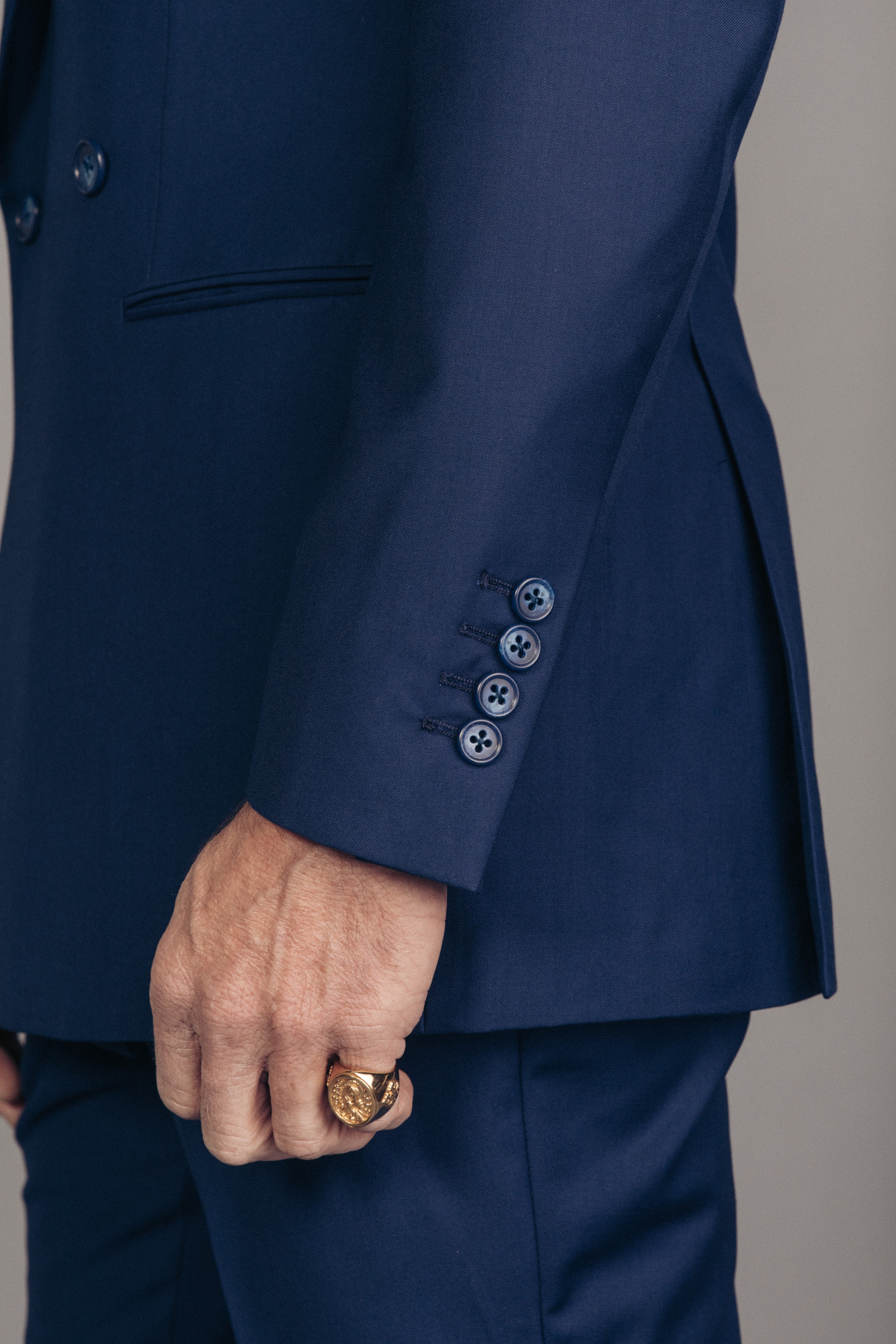 HANDCRAFTED MCQUEEN 6X1 SUIT